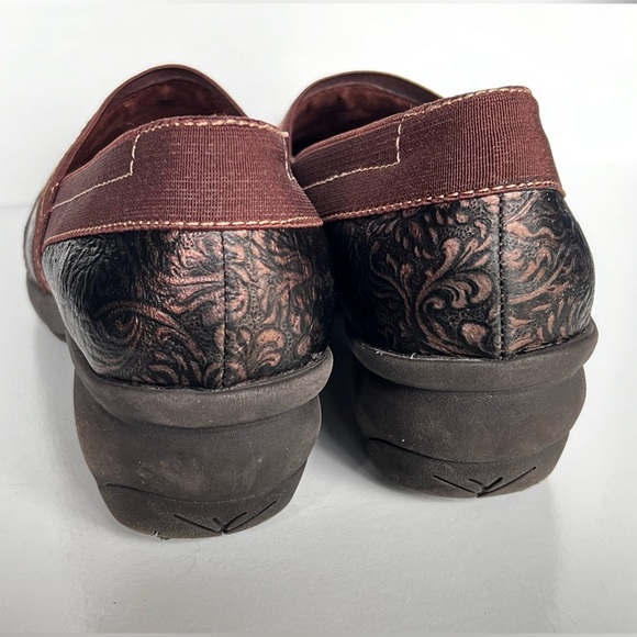 White Mountain Clogs - Picture 5 of 8